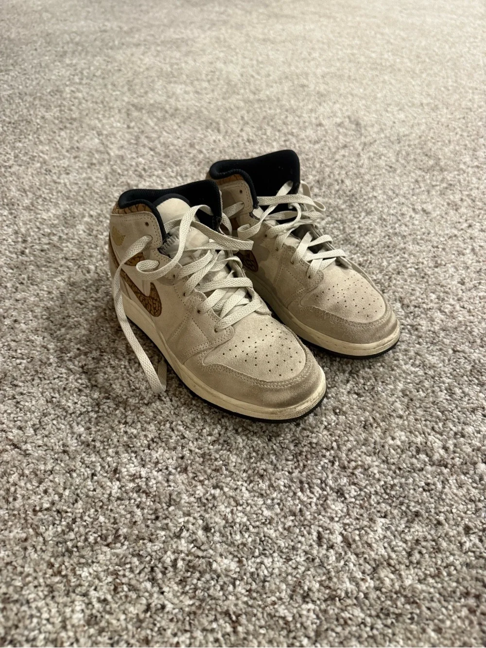 Jordan Boys High-Top Sneakers in Beige and Black